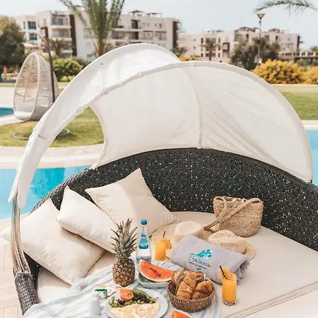 Thalassa Beach 3 Bedroom Apartment Vokolidha
